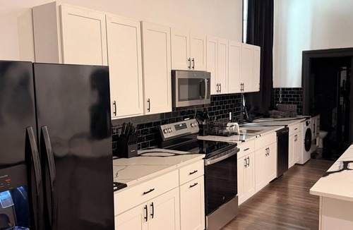 Downtown Baltimore Apartment | Luxury 2-bedroom apartment in Mount Vernon, Baltimore MD
