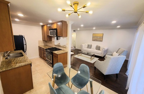 North Hollywood Condo | Luxury 2-Bedroom Condo in Studio City