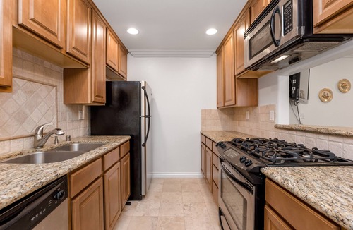 North Hollywood Condo | Luxury 2-Bedroom Condo in Studio City