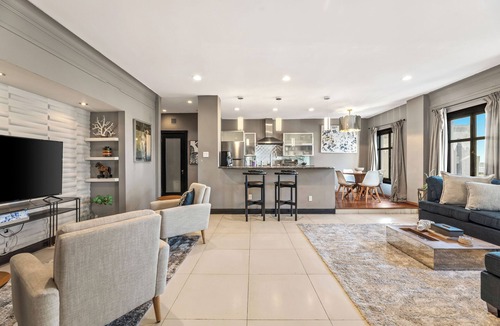East Village Condo | Luxury 2BR/2BA Condo in the Heart of Long Beach