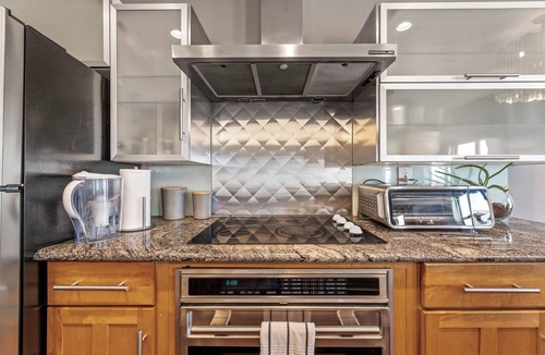 East Village Condo | Luxury 2BR/2BA Condo in the Heart of Long Beach