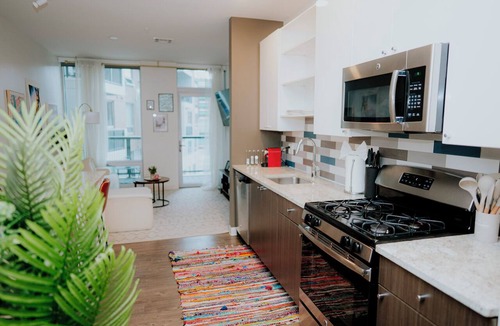 East Cambridge Apartment | “Luxury 2BR Cambridge | Pool + Free Parking”
