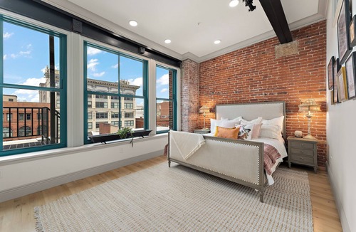 Downtown Pittsburgh Condo | Luxury 2BR Condo Walk to Everything Downtown