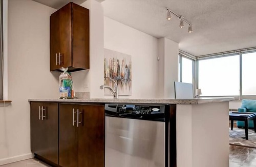 Hudson Exchange Apartment | Luxury 2BR | Full Kitchen | Steps from PATH | by GLS