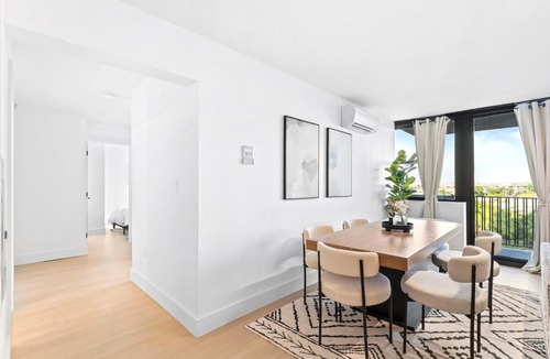 Newark Apartment | Luxury 2BR w Gym 5 min EWR Metlife NYC