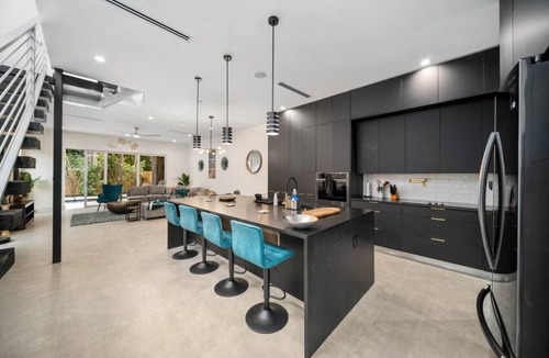 Victoria Park House | Luxury 3/4 Home in Las Olas with Pool and Hot Tub Near the Beach