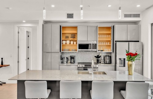 Harbordale Apartment | Luxury 3 Bedrooms APT Brand new, Perfectly located #204
