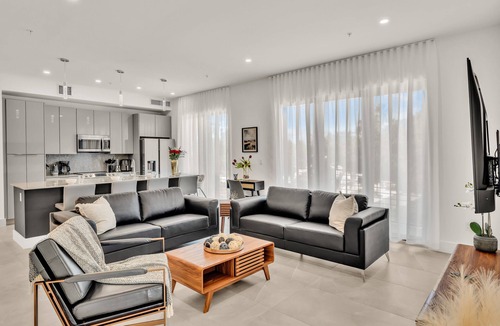 Harbordale Apartment | Luxury 3 Bedrooms APT Brand new, Perfectly located #204