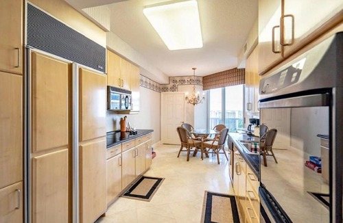 Galt Mile Apartment | Luxury 3 Bedroom Condo with Ocean and City Views