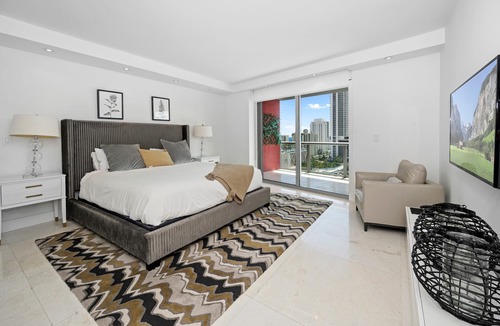 Hallandale Beach Resort | LUXURY 3B 3B RESORT CANAL,OCEAN,CITY VIEWS BEACH SERVICE