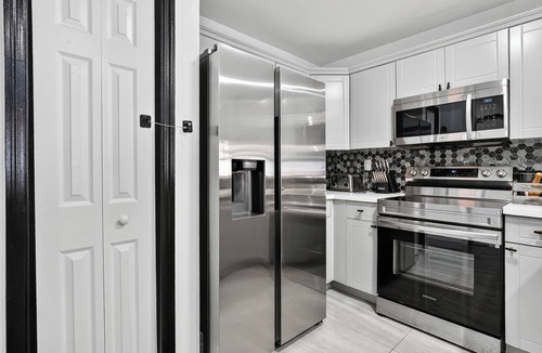 Miami Gardens House | Luxury 3BR-2 1/2 Bath w/Patio Entertainment area