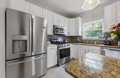 Woodbridge Other | Luxury 3BR Near Shops, Town Center Potomac Mills, State Park & Washington DC