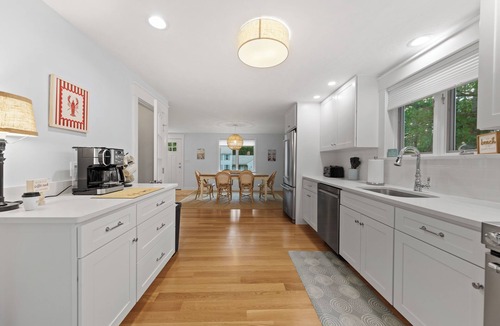 Dennis House | LUXURY 4-Bdrm in Mayflower & Bayview Beach Location. Aug & Fall Dates Available