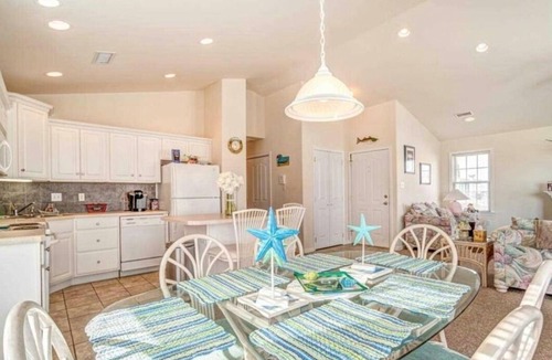 Wildwood Condo | Luxury 4 Bedroom Condo Just 1 Block from Beach, Boardwalk and Convention Center