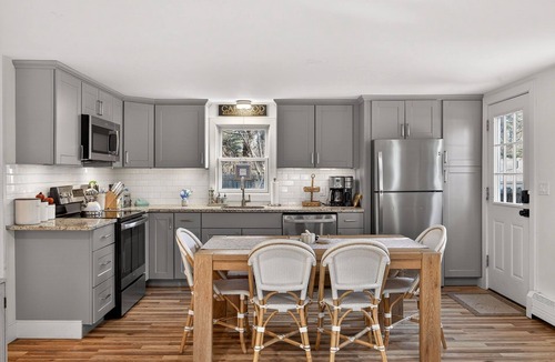 Yarmouth Port House | Luxury 4br Cape Cod House, 5 Mins Beach, Pets OK, Sleeps 12, Fully Updated