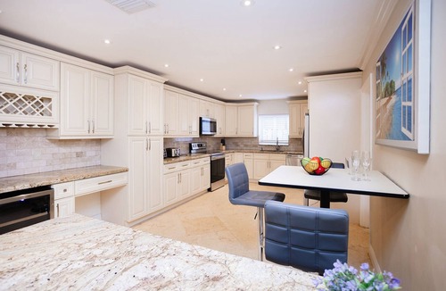 South Lake House | Luxury 5BR/3BA Villa Heated Pool near Hollywood Beach