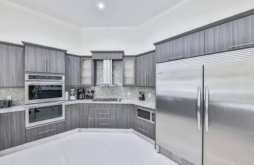 Davie House | Luxury 5BR Villa near Hard Rock Casino