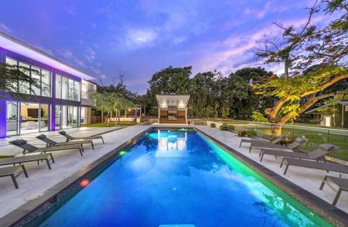 Southwest Ranches House | Luxury 9-Bedroom Villa in Southwest Ranches with Private Pool, Jacuzzi, and Movie Theater, Sleeps 20