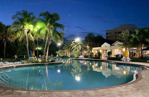Weston Resort | "Luxury and Comfort in Miami: for Family Holidays, in front of Sawgrass Mills".