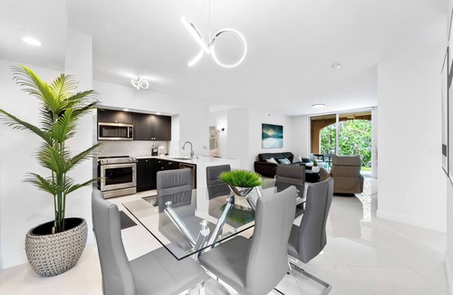 Aventura Condo | Luxury apartment near the beach