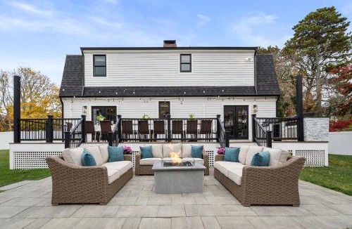 West Chatham House | Luxury Beach Barn with Pool, Hot Tub & Sauna