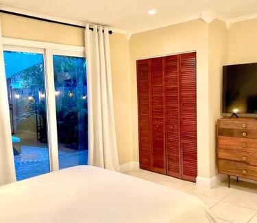 South Lake House | Luxury beach casita Private entry Private patio Free wifi and Parking