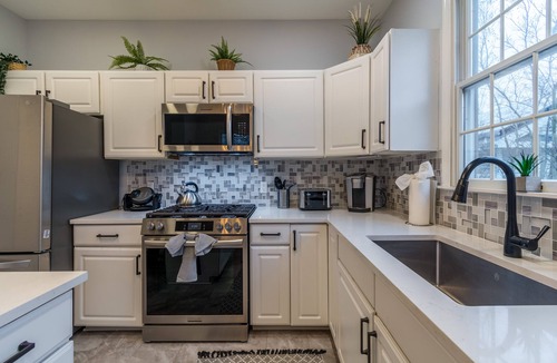 Atlantic City House | Luxury Beachside Vacation Getaway -OceanView, King beds, Steps to beach, Casino