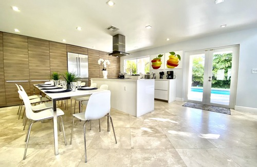 South Lake House | Luxury Beachwalk Villa