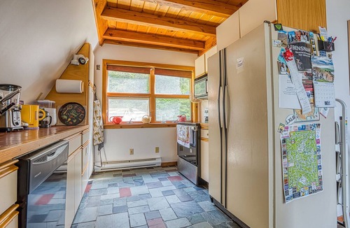 Lenox Ski Chalet | Luxury Cabin with Views & Deck besides Kennedy Park, Walk to Lenox.