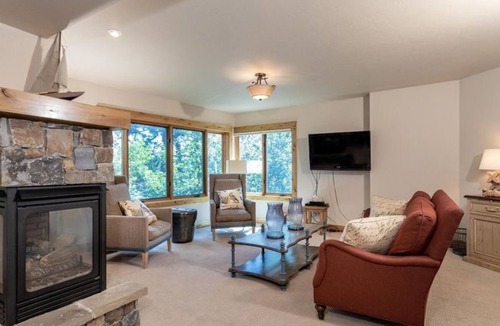 Bigfork Condo | Luxury Condo in Bigfork Harbor on Flathead Lake