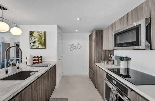 Central Beach Condo | Luxury Condo On The Beach. Huge Private Balcony. 5-Star Amenities