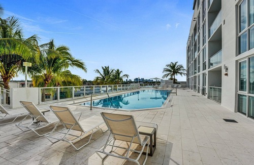 Central Beach Condo | Luxury Condo On The Beach. Huge Private Balcony. 5-Star Amenities