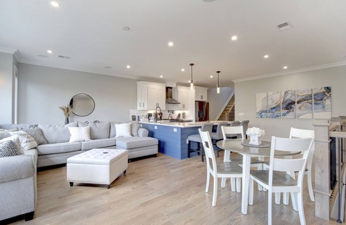 The Heights Condo | Luxury Condo w/Rooftop Deck 15 min from NYC, American Dream Mall, Metlife, EWR