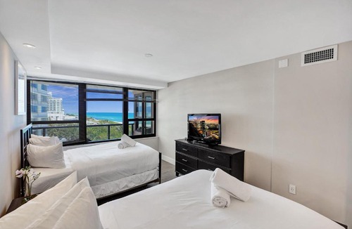Mid Beach Apartment | Luxury Condo with Resort Amenities Pools Gym and Sauna 804