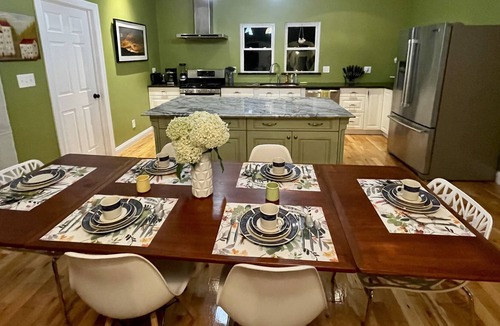 Troy Apartment | Luxury Contemporary 1800 sqft 3 Bedroom 1.5 bath in historic Troy NY