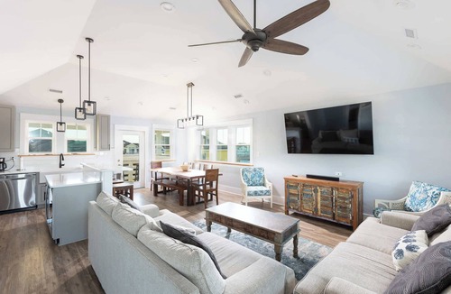 Ocean Sands House | Luxury Corolla Home, 3 Mins to Beach & Lake Views!