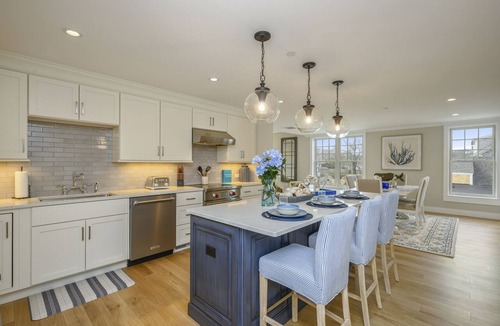 Harwich Port Condo | Luxury Downtown Harwich Port Condo Retreat