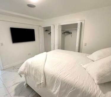 Weehawken Apartment | Luxury escape near New York City