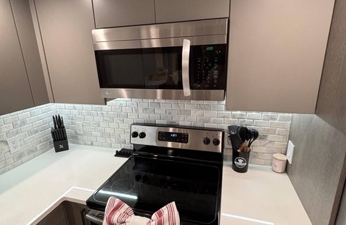 Bay Harbor Islands Apartment | Luxury Family 3BR Apt in Bay Harbor Islands near Beach, Shops and Dining Area
