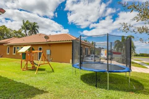Davie House | Luxury Family Davie Rancho STR-6114