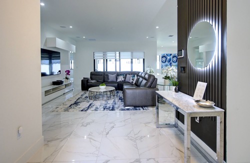 Miramar House | Luxury Family Getaway
