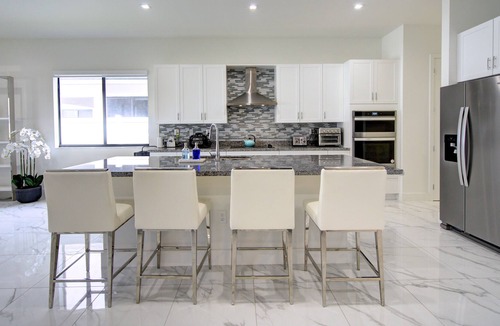 Miramar House | Luxury Family Getaway