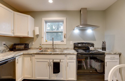 Sea Scape Villa | Luxury Golf Villa w/Hot Tub Stunning Golf Course Views Near OBX Beaches