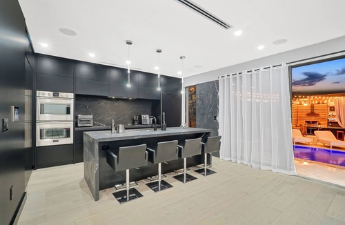 Buena Vista House | Luxury Heated Pool + BBQ + 15 Min To Beach