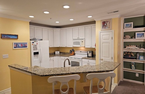 Sunset Island Condo | Luxury High End Sunset Island Condo 2 Blocks from ~OC~ Beach