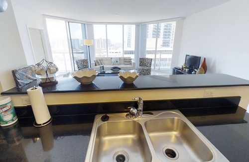 Sunny Isles Beach Apartment | Luxury La Perla Oceanfront Apartment. 30% Off for 1+ Month Rents