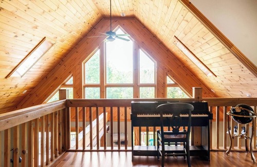 Broadalbin House | Luxury Lake House: Private Beach, Hot Tub, Firepit, A/C, Grill, Deck, more!