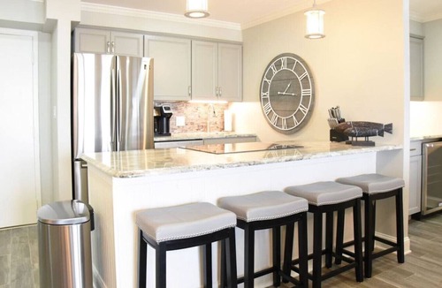 Northeast Virginia Beach Apartment | Luxury Living on the Oceanfront | Gorgeous Kitchen