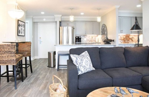 Northeast Virginia Beach Apartment | Luxury Living on the Oceanfront | Gorgeous Kitchen