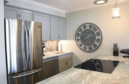 Northeast Virginia Beach Apartment | Luxury Living on the Oceanfront | Gorgeous Kitchen